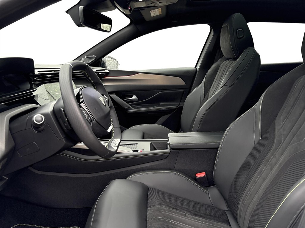 Peugeot e-408 EL GT 210HK 5d Aut. - Image 4