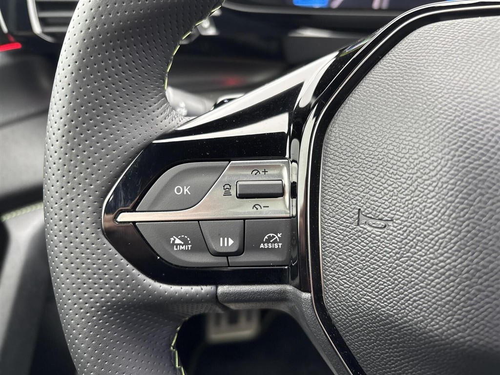 Peugeot e-408 EL GT 210HK 5d Aut. - Image 13