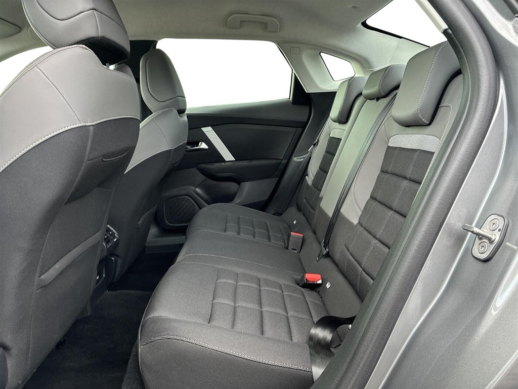 Citroën e-C4 X EL Max 156HK 5d Aut. - Image 5