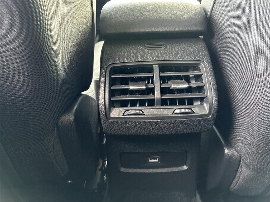 Citroën e-C4 X EL Max 156HK 5d Aut. - Image 7