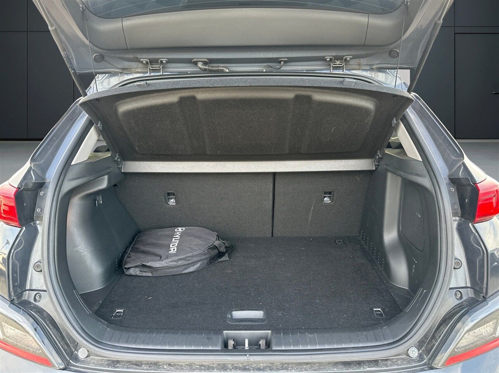 Hyundai Kona Electric 64 kWh Ultimate 204HK 5d Aut. - Image 7