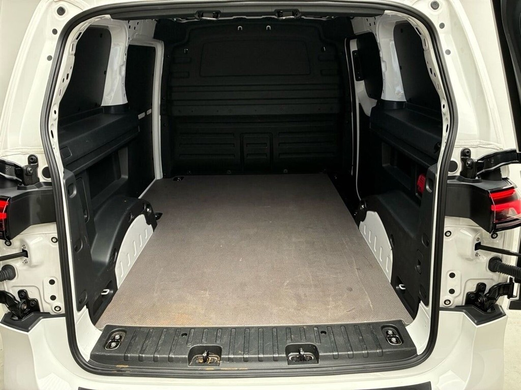VW ID.Buzz Cargo EL Pro 204HK Van Aut. - Image 15