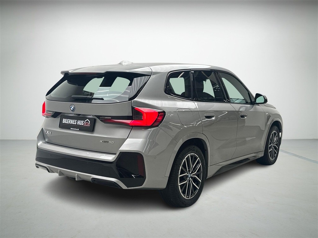 BMW iX1 xDrive30 EL M-Sport 4x4 313HK 5d Aut. - Image 2