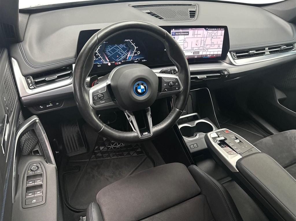 BMW iX1 xDrive30 EL M-Sport 4x4 313HK 5d Aut. - Image 4
