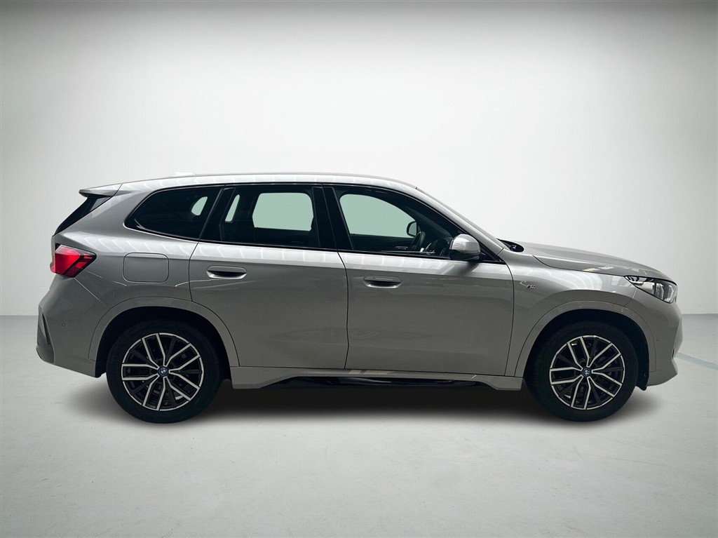 BMW iX1 xDrive30 EL M-Sport 4x4 313HK 5d Aut. - Image 6