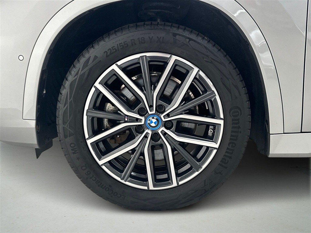 BMW iX1 xDrive30 EL M-Sport 4x4 313HK 5d Aut. - Image 9