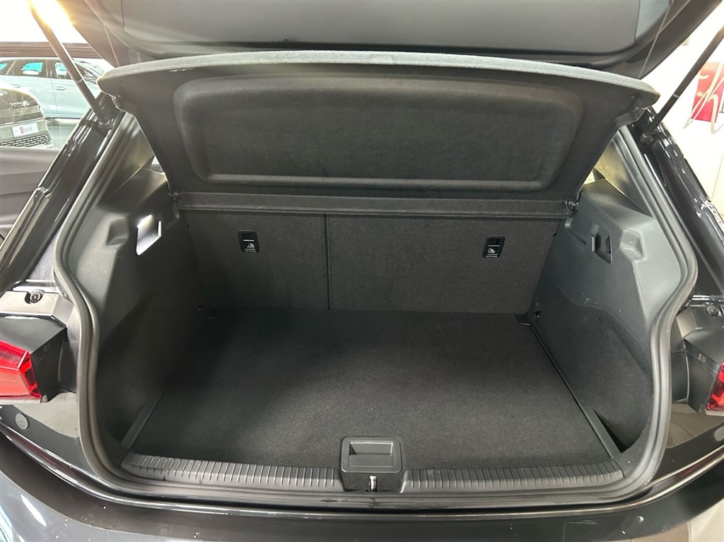 Cupra Born EL High 204HK 5d Aut. - Image 6