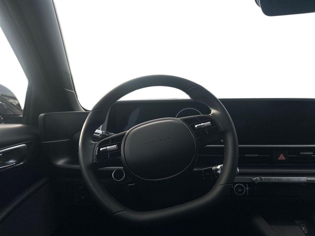 Hyundai Ioniq 6 Electric 77,4 kWh Advanced 4WD 325HK Aut. - Image 17
