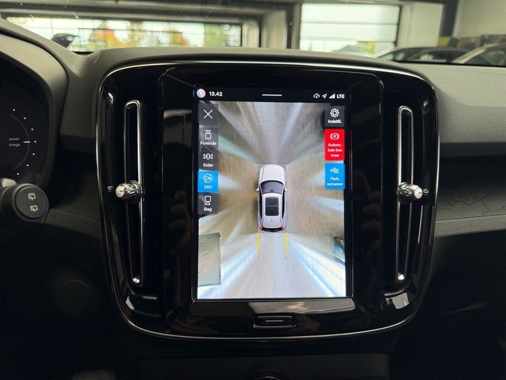 Volvo XC40 P6 Recharge Ultimate 231HK 5d Aut. - Image 25