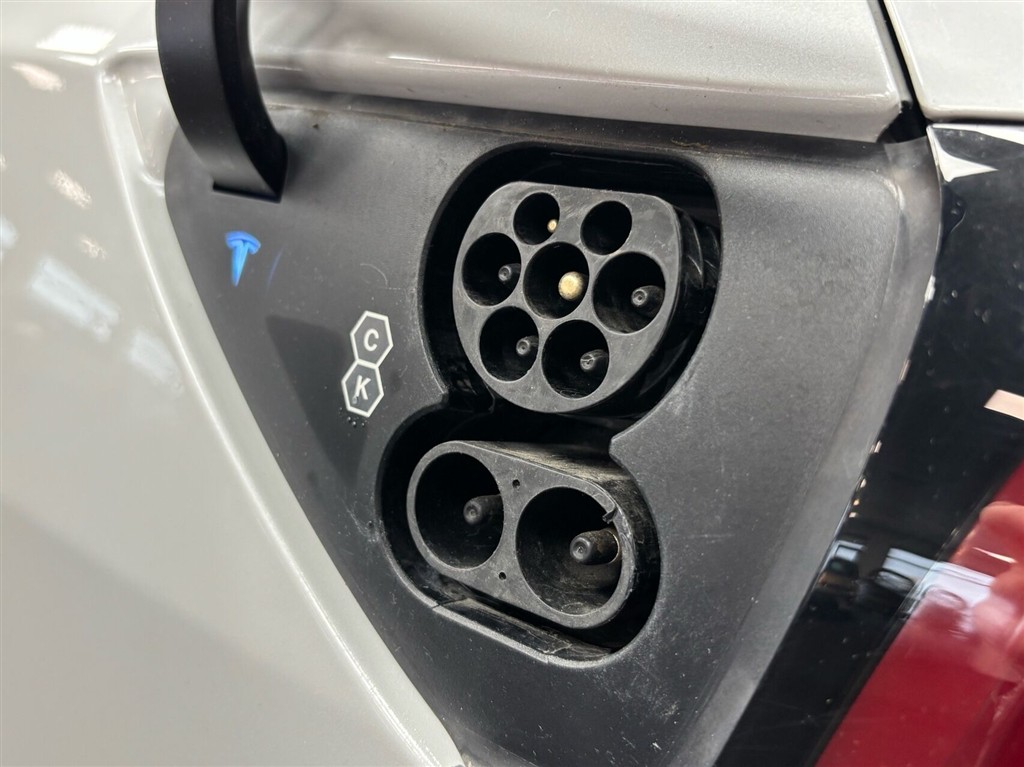 Tesla Model Y EL Long Range AWD 514HK 5d Aut. - Image 8