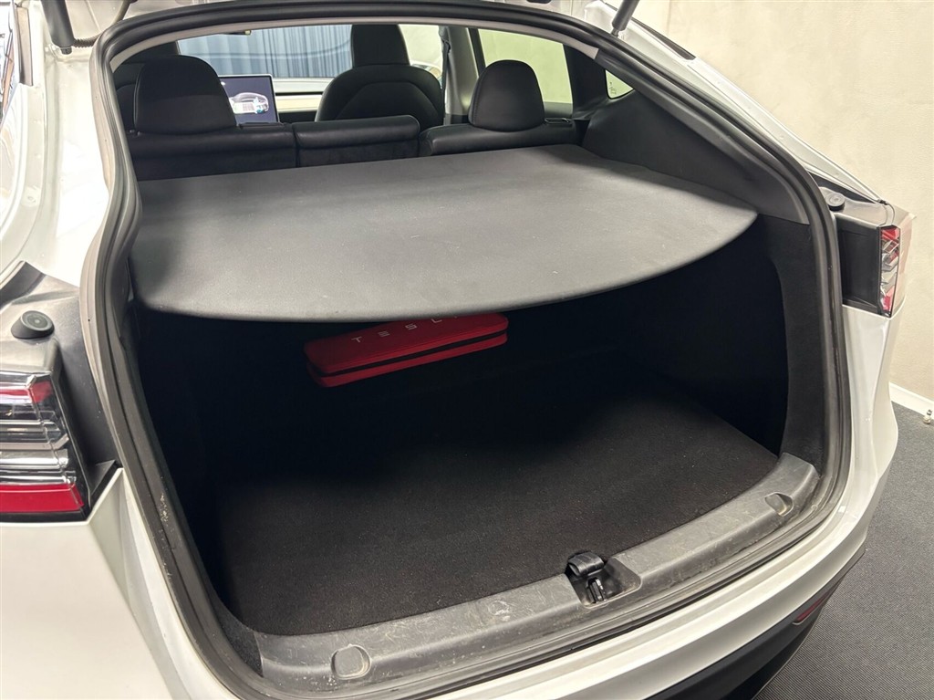 Tesla Model Y EL Long Range AWD 514HK 5d Aut. - Image 9