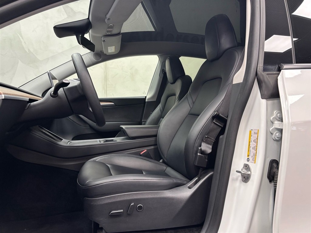 Tesla Model Y EL Long Range AWD 514HK 5d Aut. - Image 11
