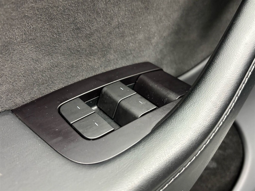 Tesla Model Y EL Long Range AWD 514HK 5d Aut. - Image 15